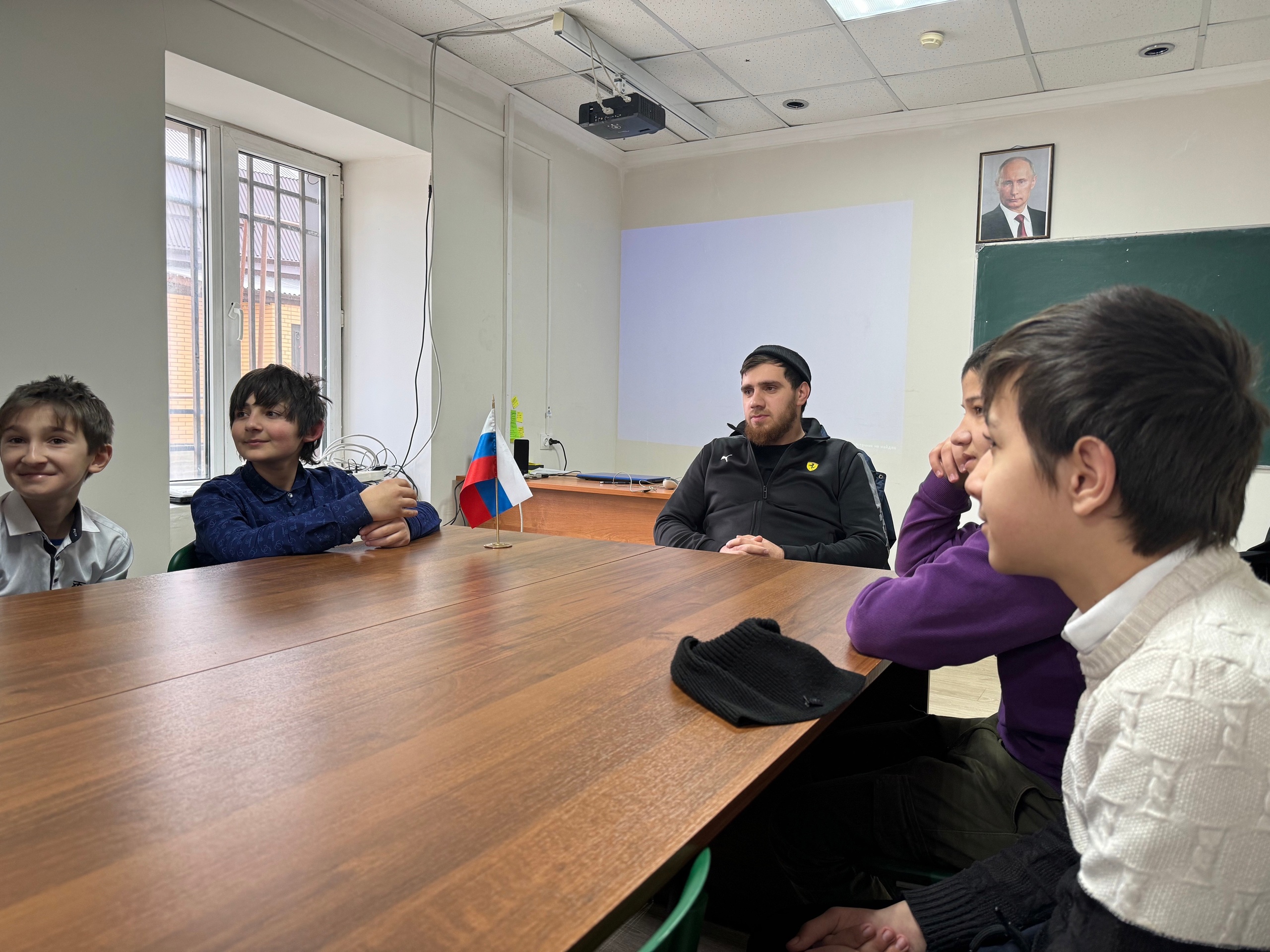 В МКОУ &amp;quot;Нижне-Инхеловская ООШ&amp;quot; состоялась интересная и познавательная беседа учащихся с богословом. Тема беседы была посвящена важности приобретения знания в разных сферах жизни..