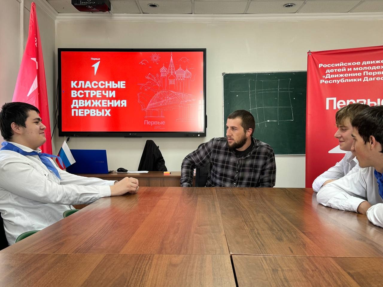 Сегодня у нас была удивительная классная встреча, ставшая настоящим источником вдохновения и новых идей! Учащиеся МКОУ &amp;quot;Нижне-Инхеловская ООШ&amp;quot; имели уникальную возможность встретиться с депутатом..