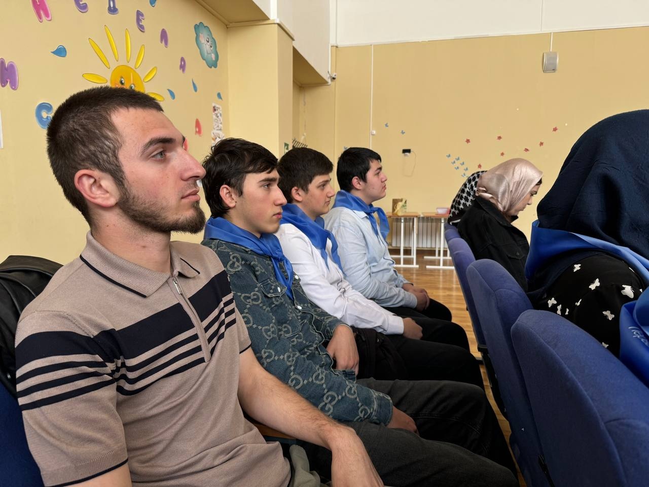 Председатели Совета Первых и кураторы первичных отделений Ботлихского района собрались в актовом зале МКОУ &amp;quot;Рахатинская СОШ&amp;quot; для проведения занятии по школе Актива..